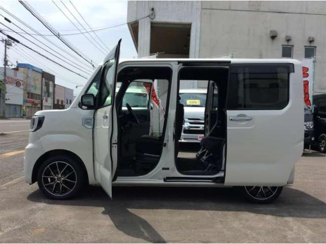 ピクシスメガL SAIII 4WD　両側パワスラ　プッシュスタート　スマートキー　運転席側シートヒーター　純正ナビ　フルセグTV　横滑り防止　アイドリングストップ　衝突被害軽減　オートライト　ドラレコ　ETC　バックカメラ　電動格納ミラー 660