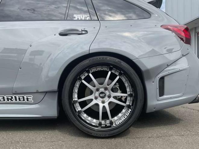 レヴォーグ2.0 STI スポーツ アイサイト 4WD　東京オートサロン2020受賞車　フロント片側60mmワイド　リア片側85mmワイド　ナルドグレー全塗装　BRIDEセミバケットシート　WRX後期Fバンパー　フロント6POTキャリパー　CUSCO製車高調　車幅公認済み 2000