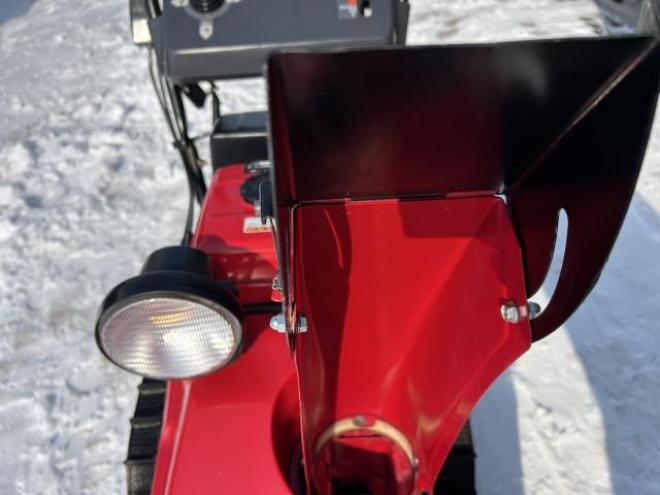 除雪機ホンダHS 660   電動シューター
HST(無断変速)                         
点検整備塗装済み