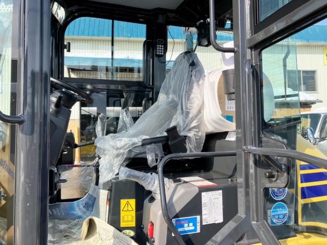 ホイールローダコマツ　未使用　WA50-8