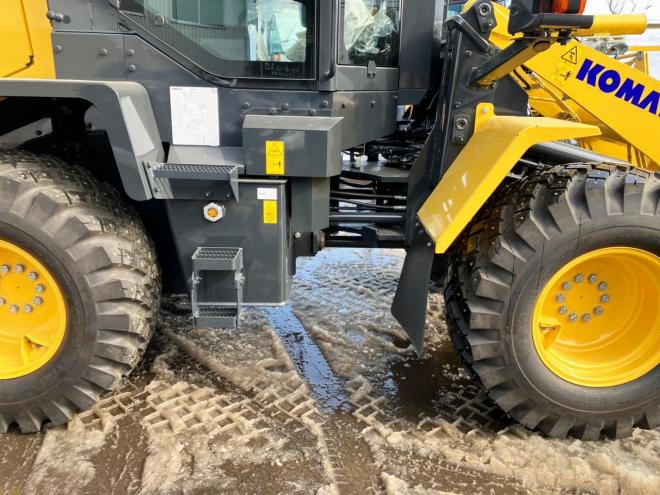 ホイールローダコマツ　未使用　WA80-8