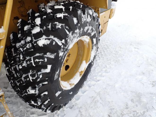 ホイールローダ910G スパイクタイヤ　恵庭ヤード 4WD