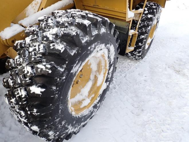 ホイールローダ910G スパイクタイヤ　恵庭ヤード 4WD