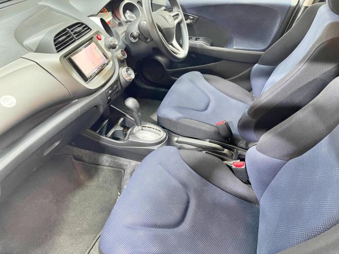 フィット1.3G 4WD 5年保証 ナビ Bカメ ETC 寒冷地仕様 禁煙 車検整備2年付