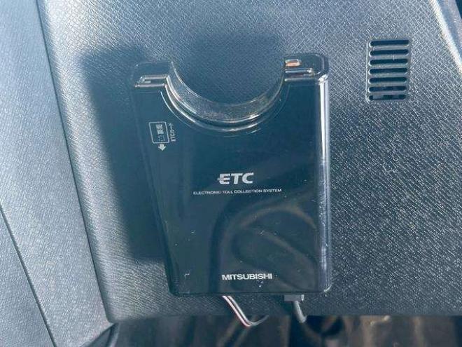 ステップワゴン2.0 スパーダ Z 4WD　ナビ　テレビ　スマートキー　記録簿　メンテナンスノート　取扱説明書　オートエアコン　後席モニター　バックカメラ　両側パワースライドドア　ETC 2000