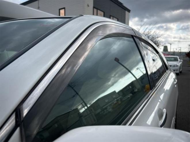 クラウンロイヤル 3.0 ロイヤルサルーン i-Four 4WD　ドライブレコーダー　オートクルーズコントロール　バックカメラ　ナビ　エアロ　HID　スマートキー　電動格納ミラー　盗難防止システム　衝突安全ボディ 3000