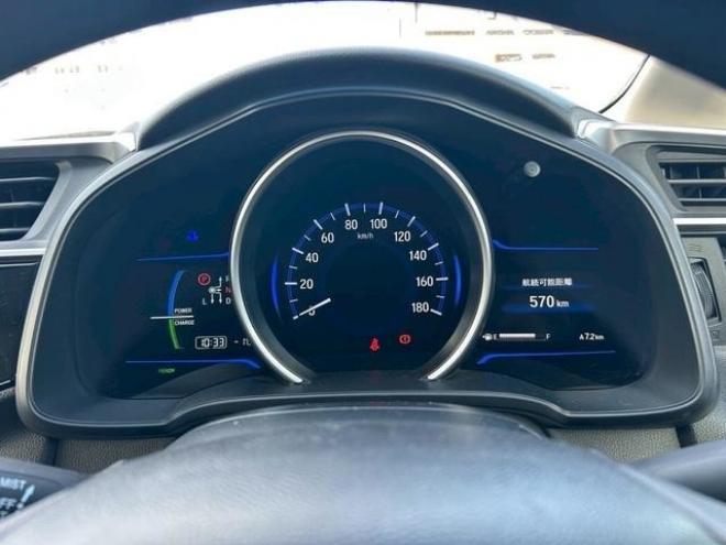 フィット1.5 ハイブリッド Fパッケージ 4WD　バックカメラ　ナビ　オートエアコン　　　キーレス　メンテナンスノート　取り扱い説明書　ETC　オーディオ 1500