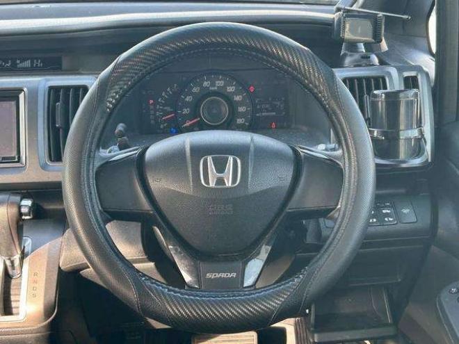 ステップワゴン2.0 スパーダ Z 4WD　スマートキー　衝突安全ボディー　電動格納ミラー　3列シート　サイドカメラ　バックカメラ 2000