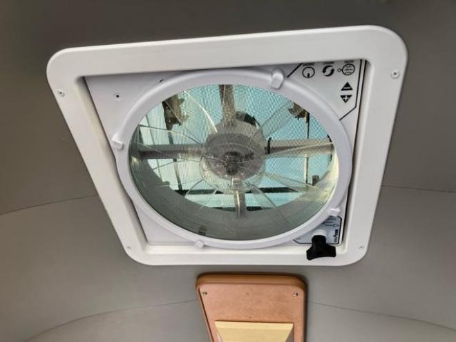 キャラバン2.4 GX スーパーロングボディ　ベットキット　キャンピング仕様 2WD 2400