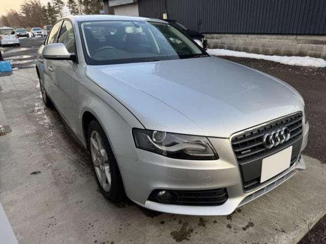 アウディA4 2.0 TFSI クワトロ 4WD　ワンオーナー車　ナビ　TV 正規輸入車 2000