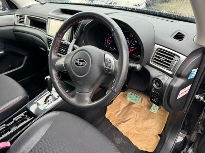 エクシーガ2.0 i-S アドバンテージ ライン 4WD　スマートキー　ナビ　TV 2000