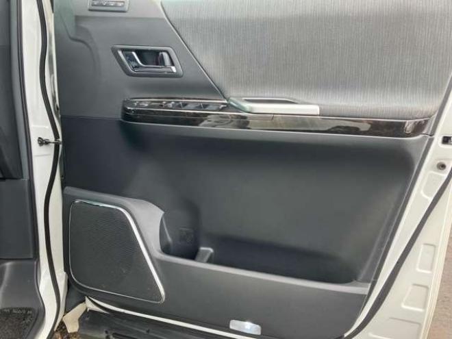 ヴェルファイアハイブリッド2.4 ZR 4WD　 2400