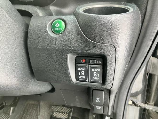 N-BOXカスタム　G SSパッケージ 4WD 660 5Dr