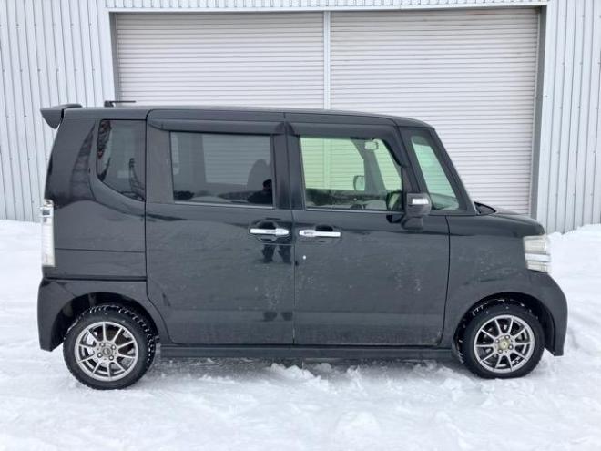 N-BOXカスタム　G SSパッケージ 4WD 660 5Dr