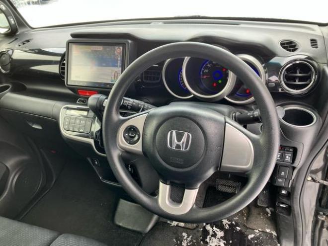 N-BOXカスタム　G SSパッケージ 4WD 660 5Dr