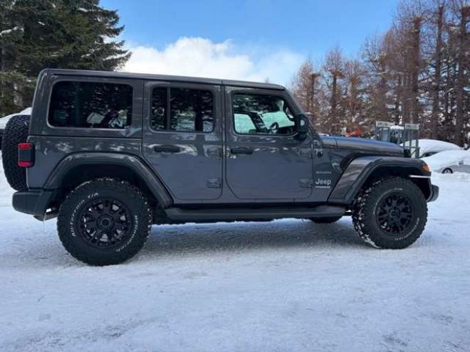 ラングラーアンリミテッド サハラ 3.6L 4WD　エアコン　クルーズコントロール　パワステ　パワーウィンドウ　フロントカメラ　サイドカメラ　バックカメラ　キーレスエントリー　アルミホイール　ABS　横滑り防止装置　盗難防止装置　フルセグTV 正規輸入車 3600