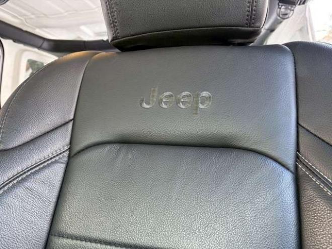 ラングラーアンリミテッド サハラ 3.6L 4WD　エアコン　クルーズコントロール　パワステ　パワーウィンドウ　フロントカメラ　サイドカメラ　バックカメラ　キーレスエントリー　アルミホイール　ABS　横滑り防止装置　盗難防止装置　フルセグTV 正規輸入車 3600