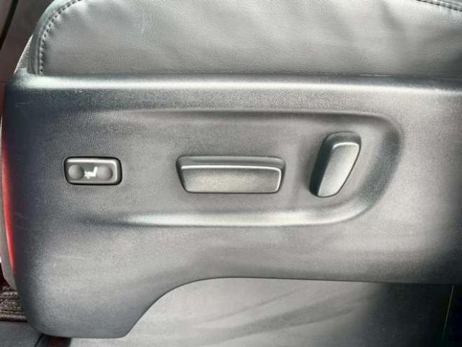 ヴェルファイア2.5 Z Gエディション 4WD　クルーズコントロール　アイドリングストップ　ABS　エアコン　パワステ　パワーウィンドウ　スマートキー　キーレス　オットマン　電動シート　3列シート　両側電動スライドドア　アルミホイール　MTモード 2500