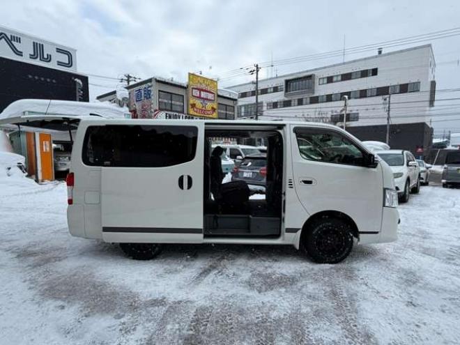 キャラバンNV350 2.5 プレミアムGX ロングボディ ディーゼルターボ 4WD　バックカメラ　エアコン　ドライブレコーダー　ETC　パワステ　パワーウィンドウ　スマートキー　キーレス　片側スライドドア 2500