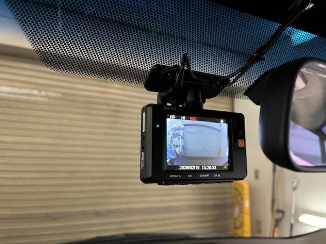 エスティマアエラス　プレミアムエディション　本州仕入　寒冷地仕様　禁煙車　純正リアフリップダウンモニター　両側パワースライドドア　純正１８インチＡＷ　社外１６ＡＷ＋スタッドレスタイヤ付　純正エンジンスターター　前後ドライブレコーダー　ＥＴＣ 4WD 2400 5Dr