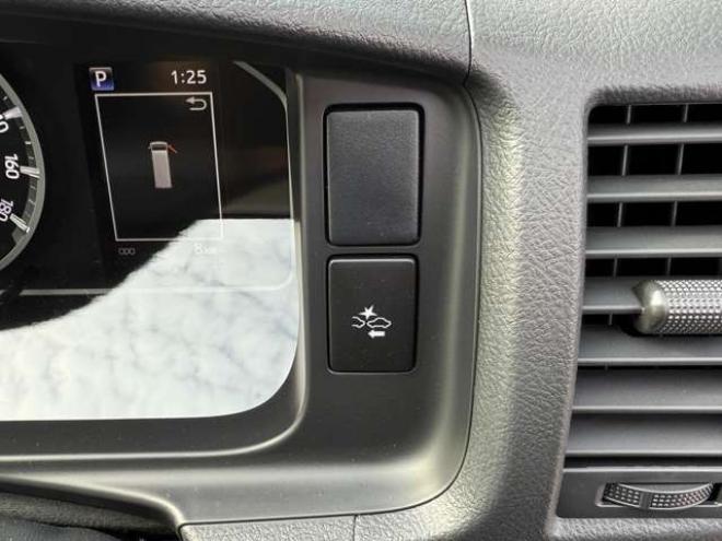 ハイエースバン2.8 DX ロング ディーゼルターボ 4WD　登録未使用車　寒冷地仕様　パノラミックビューモニター　デジタインナーミラー　LEDヘッドランプ　電動格納ミラーヒータ付　リアAC　リアヒーター　スライドドアイージークローザー　バックドアイージークローザー 登録済未使用車 2800