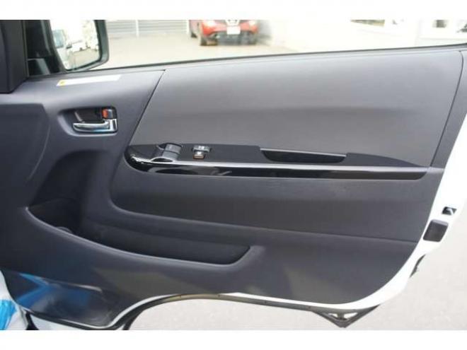 ハイエースバン2.8 スーパーGL ダークプライム S ロングボディ ディーゼルターボ 4WD　ダークプライムS　登録済未使用車　4WD　両側パワースライドドア　デジタルインナーミラー　全方位カメラ　バックカメラ　寒冷地仕様　プッシュスタート　スマートキー　415COBRAフラットベッドキット 登録済未使用車 2800