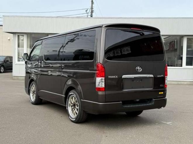 ハイエースバン2.8 スーパーGL 50TH アニバーサリー リミテッド ロングボディ ディーゼルターボ 4WD　415COBRA　CL-3 フロントリップスポイラー　ステージ2ルーフスポイラー　By2NEO　BADフェイスボンネット　ローフォルムフェンダー　ESSEX　ENCB　17インチブロンズホイール　ヨコハマパラダ　NEWパーツカスタム 2800