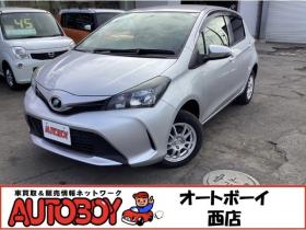 ヴィッツ　1.3 F 4WD　キーレス　バックカメラ　純正ナビ　CD  Bluetooth  横滑り防止システム　オート4WD  ワイパーデアイサー　ウィンカーミラー 1300