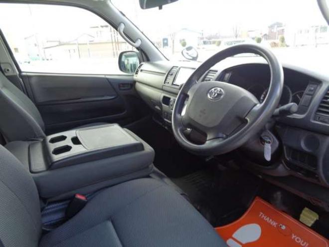 ハイエースバン2.8 DX ロング ディーゼルターボ 4WD　丸目クラシックヘッドライトキット　寒冷地仕様　415COBRA　SAFARIフロントリップスポイラー　16インチアルミ&トーヨーH30　リアヒーター　リアエアコン 2800