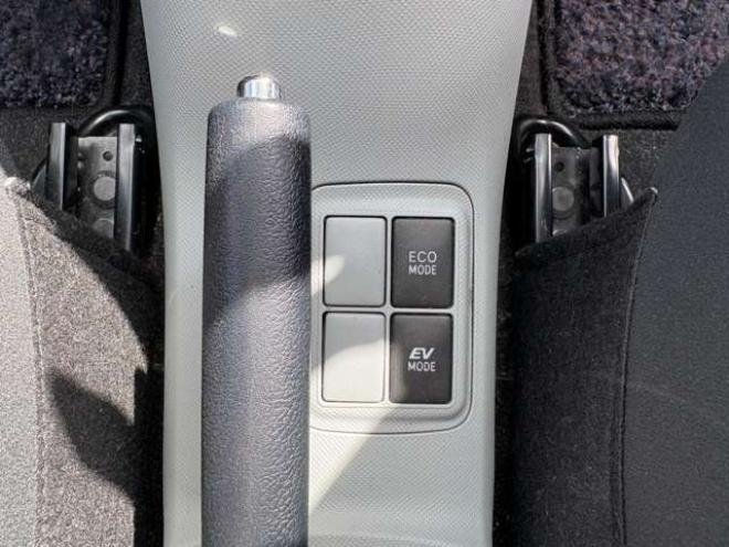 アクア1.5 S　プッシュスタート　スマートキー　純正ナビ7インチ　フルセグTV　Bluetooth　CD/DVD　FM/AM　フルオートエアコン　電動格納ミラー 2WD 1500