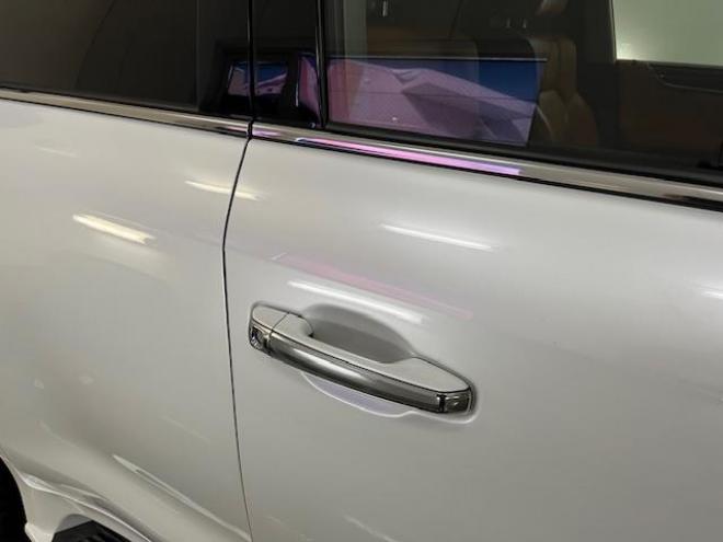 レクサスＬＸ５７０　本州仕入　寒冷地仕様　禁煙車　リアエンターテイメント　純正２１インチＡＷ　社外１８ＡＷ＋スタッドレスタイヤ付　ヘッドアップディスプレイ　全方位パノラミックモニター　ＣＯＯＬＢＯＸ　前後ドラレコ　ＥＴＣ 4WD 5700 5Dr