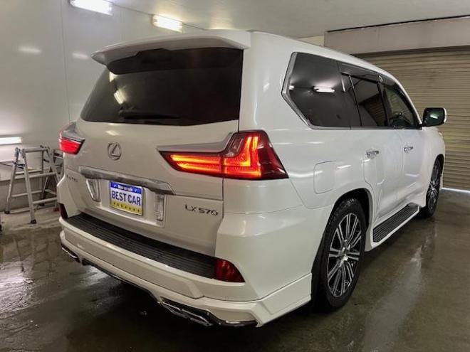 レクサスＬＸ５７０　本州仕入　寒冷地仕様　禁煙車　リアエンターテイメント　純正２１インチＡＷ　社外１８ＡＷ＋スタッドレスタイヤ付　ヘッドアップディスプレイ　全方位パノラミックモニター　ＣＯＯＬＢＯＸ　前後ドラレコ　ＥＴＣ 4WD 5700 5Dr