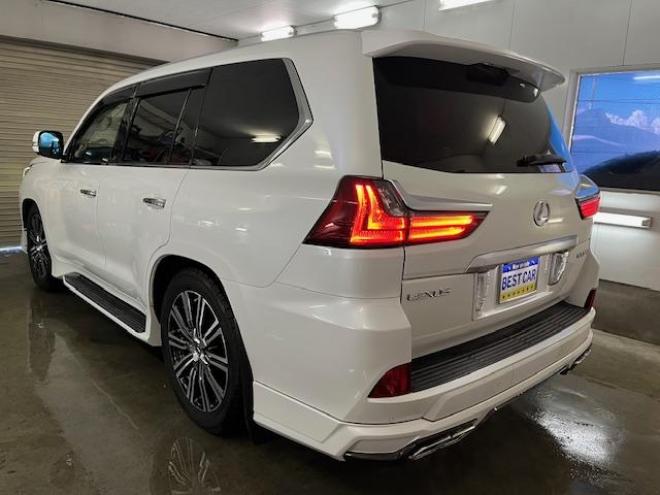 レクサスＬＸ５７０　本州仕入　寒冷地仕様　禁煙車　リアエンターテイメント　純正２１インチＡＷ　社外１８ＡＷ＋スタッドレスタイヤ付　ヘッドアップディスプレイ　全方位パノラミックモニター　ＣＯＯＬＢＯＸ　前後ドラレコ　ＥＴＣ 4WD 5700 5Dr