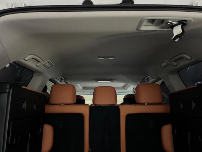 レクサスＬＸ５７０　本州仕入　寒冷地仕様　禁煙車　リアエンターテイメント　純正２１インチＡＷ　社外１８ＡＷ＋スタッドレスタイヤ付　ヘッドアップディスプレイ　全方位パノラミックモニター　ＣＯＯＬＢＯＸ　前後ドラレコ　ＥＴＣ 4WD 5700 5Dr