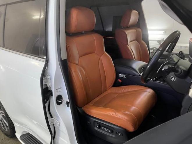 レクサスＬＸ５７０　本州仕入　寒冷地仕様　禁煙車　リアエンターテイメント　純正２１インチＡＷ　社外１８ＡＷ＋スタッドレスタイヤ付　ヘッドアップディスプレイ　全方位パノラミックモニター　ＣＯＯＬＢＯＸ　前後ドラレコ　ＥＴＣ 4WD 5700 5Dr