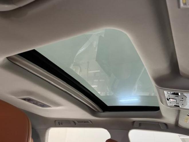 レクサスＬＸ５７０　本州仕入　寒冷地仕様　禁煙車　リアエンターテイメント　純正２１インチＡＷ　社外１８ＡＷ＋スタッドレスタイヤ付　ヘッドアップディスプレイ　全方位パノラミックモニター　ＣＯＯＬＢＯＸ　前後ドラレコ　ＥＴＣ 4WD 5700 5Dr