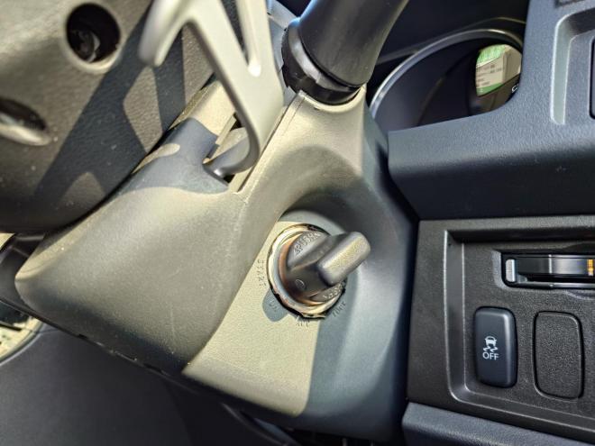 デリカD:5　Gパワーパッケージ 　両側パワースライドドア　エンジンスターター　パナソニックストラーダナビ・TV・バックカメラ　スマートキー　ビルトインETC　パドルシフト　オートライト機能　ウィンカーミラー　HID　LEDフォグランプ　クルーズコントロール　タイミングチェーン　4WD 2400 5Dr