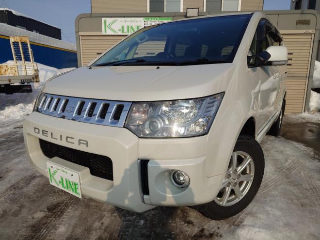 デリカD:5　Gパワーパッケージ 　両側パワースライドドア　エンジンスターター　パナソニックストラーダナビ・TV・バックカメラ　スマートキー　ビルトインETC　パドルシフト　オートライト機能　ウィンカーミラー　HID　LEDフォグランプ　クルーズコントロール　タイミングチェーン　4WD 2400 5Dr