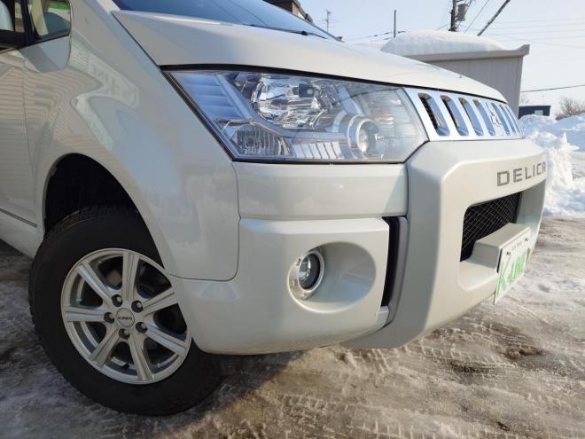 デリカD:5　Gパワーパッケージ 　両側パワースライドドア　エンジンスターター　パナソニックストラーダナビ・TV・バックカメラ　スマートキー　ビルトインETC　パドルシフト　オートライト機能　ウィンカーミラー　HID　LEDフォグランプ　クルーズコントロール　タイミングチェーン　4WD 2400 5Dr