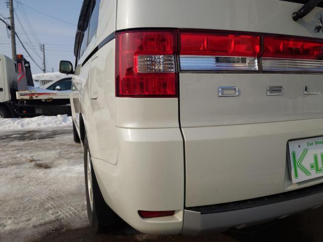 デリカD:5　Gパワーパッケージ 　両側パワースライドドア　エンジンスターター　パナソニックストラーダナビ・TV・バックカメラ　スマートキー　ビルトインETC　パドルシフト　オートライト機能　ウィンカーミラー　HID　LEDフォグランプ　クルーズコントロール　タイミングチェーン　4WD 2400 5Dr