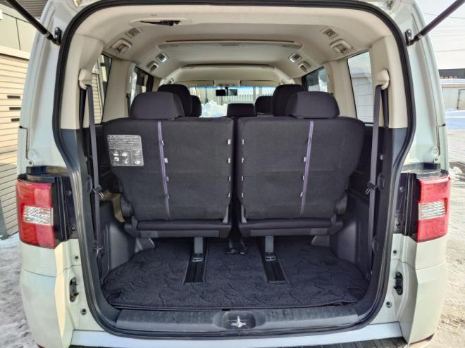 デリカD:5　Gパワーパッケージ 　両側パワースライドドア　エンジンスターター　パナソニックストラーダナビ・TV・バックカメラ　スマートキー　ビルトインETC　パドルシフト　オートライト機能　ウィンカーミラー　HID　LEDフォグランプ　クルーズコントロール　タイミングチェーン　4WD 2400 5Dr