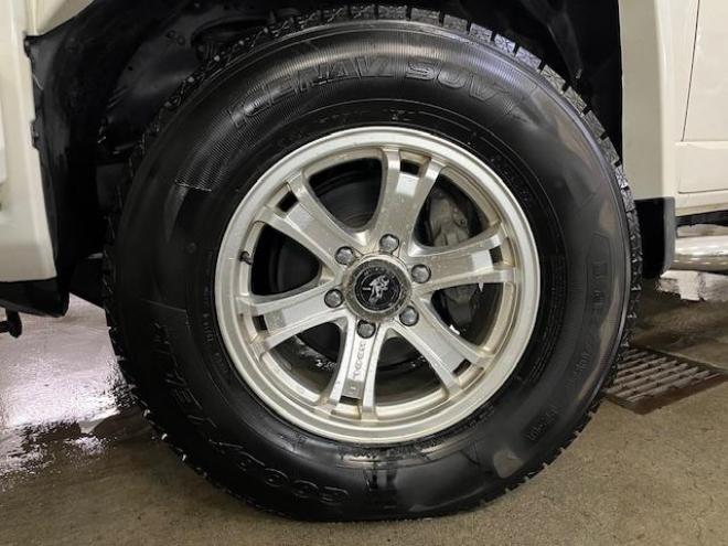 FJクルーザーオフロードパッケージ　禁煙車　リアデフロック　クロールコントロール　アクティブトラクションコントロール　ＭＫＷ２０インチＡＷ　社外１７ＡＷ＋スタッドレスタイヤ付　ブラックレザーシートカバー　コーナーセンサー　ヒッチメンバー 4WD 4000 3Dr