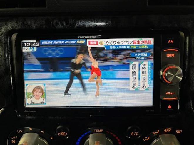 FJクルーザーオフロードパッケージ　禁煙車　リアデフロック　クロールコントロール　アクティブトラクションコントロール　ＭＫＷ２０インチＡＷ　社外１７ＡＷ＋スタッドレスタイヤ付　ブラックレザーシートカバー　コーナーセンサー　ヒッチメンバー 4WD 4000 3Dr