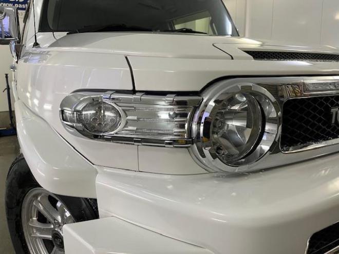 FJクルーザーオフロードパッケージ　禁煙車　リアデフロック　クロールコントロール　アクティブトラクションコントロール　ＭＫＷ２０インチＡＷ　社外１７ＡＷ＋スタッドレスタイヤ付　ブラックレザーシートカバー　コーナーセンサー　ヒッチメンバー 4WD 4000 3Dr