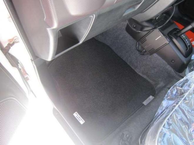 パジェロミニプレミアム セレクション 4WD　社外ナビ&フルセグTV Bカメラ ETC ハーフレザー&シートヒーター キーレスエンジンスターター 社外アルミ フォグ ドアバイザー Pガラス 夏タイヤ+純正アルミ積込み 1年間保証付 660