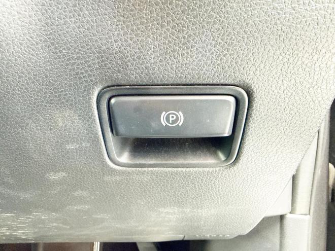 ベンツB180 ローンが不安な方＜優遇ローン＞ユーザー買取車　ターボ車　純正マルチナビ　フルセグTV　バックカメラ 1600 5Dr