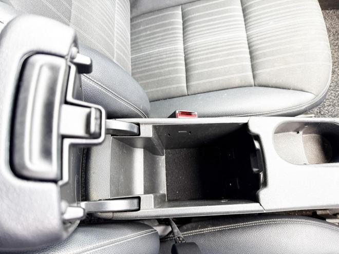 ベンツB180 ローンが不安な方＜優遇ローン＞ユーザー買取車　ターボ車　純正マルチナビ　フルセグTV　バックカメラ 1600 5Dr