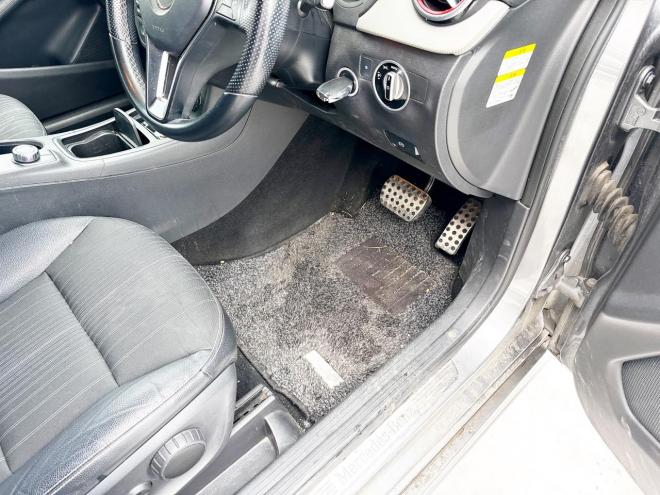 ベンツB180 ローンが不安な方＜優遇ローン＞ユーザー買取車　ターボ車　純正マルチナビ　フルセグTV　バックカメラ 1600 5Dr