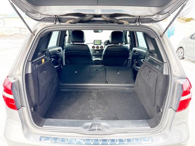 ベンツB180 ローンが不安な方＜優遇ローン＞ユーザー買取車　ターボ車　純正マルチナビ　フルセグTV　バックカメラ 1600 5Dr