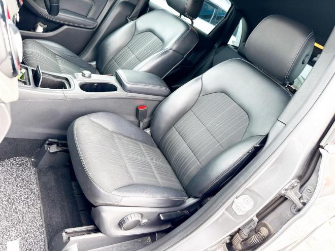 ベンツB180 ローンが不安な方＜優遇ローン＞ユーザー買取車　ターボ車　純正マルチナビ　フルセグTV　バックカメラ 1600 5Dr